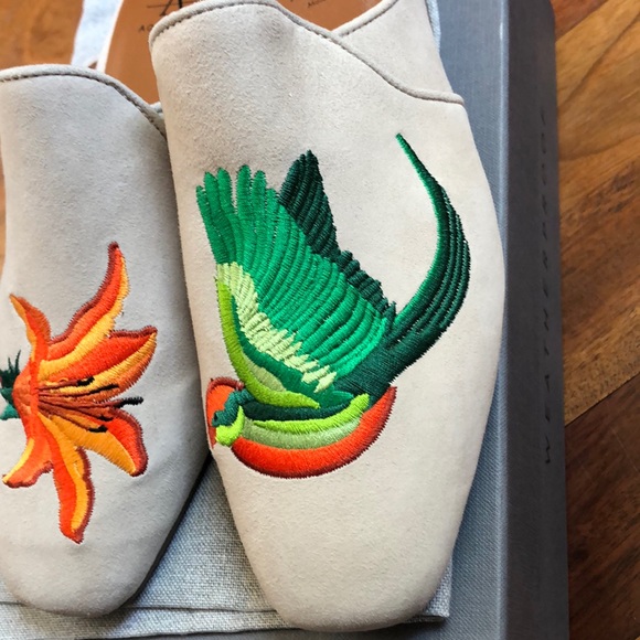 Aquatalia Rylee suede embroidery Italian flat mule - Picture 10 of 10